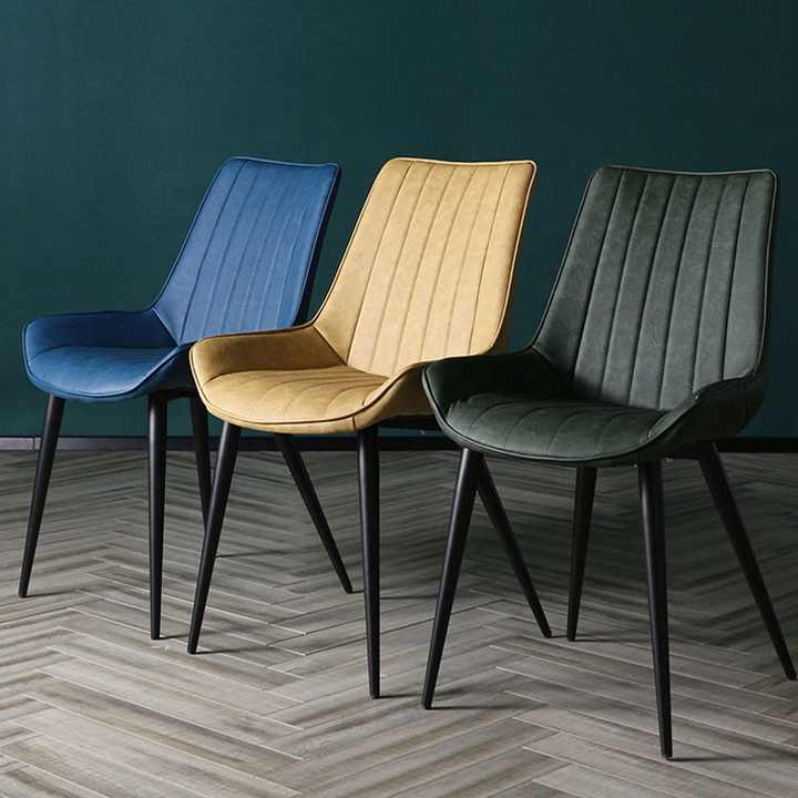 Texo Classic Chair With Wooden Legs