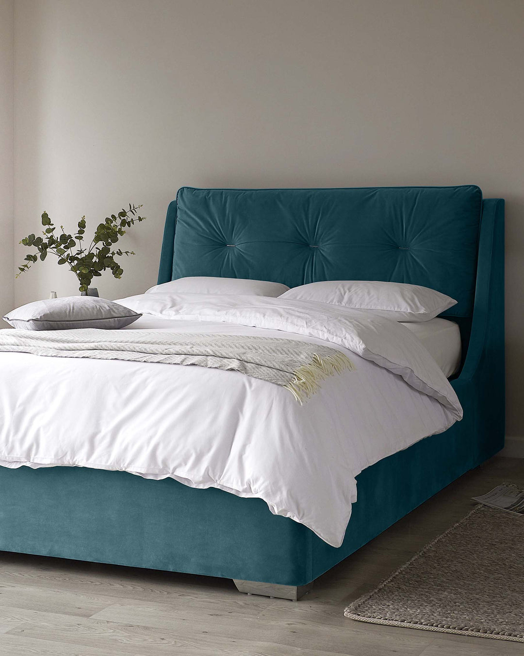 Bottle-Green luxurious bed with hydraulic storage