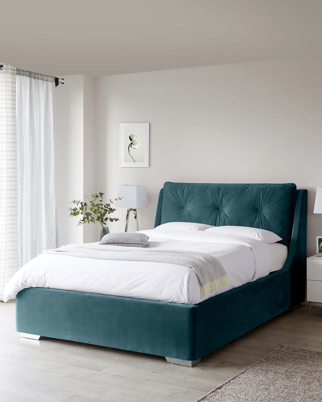Bottle-Green luxurious bed with hydraulic storage