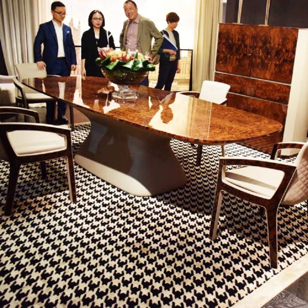 Wooden polish dining table