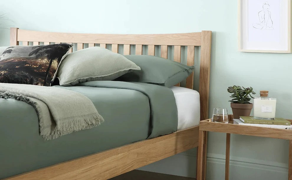 Mikyoshi Elegant Bed in Teak Wood