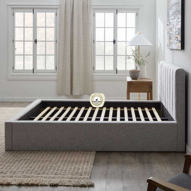 Relleno Vertical Tufting Upholstered Bed