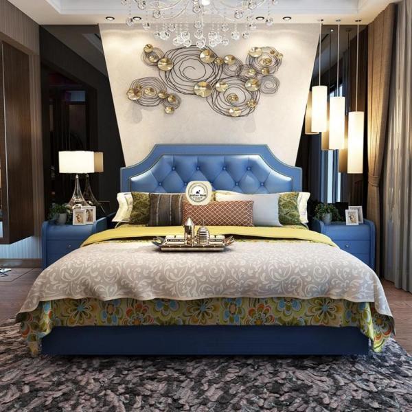 Classic tufted leatherette bed