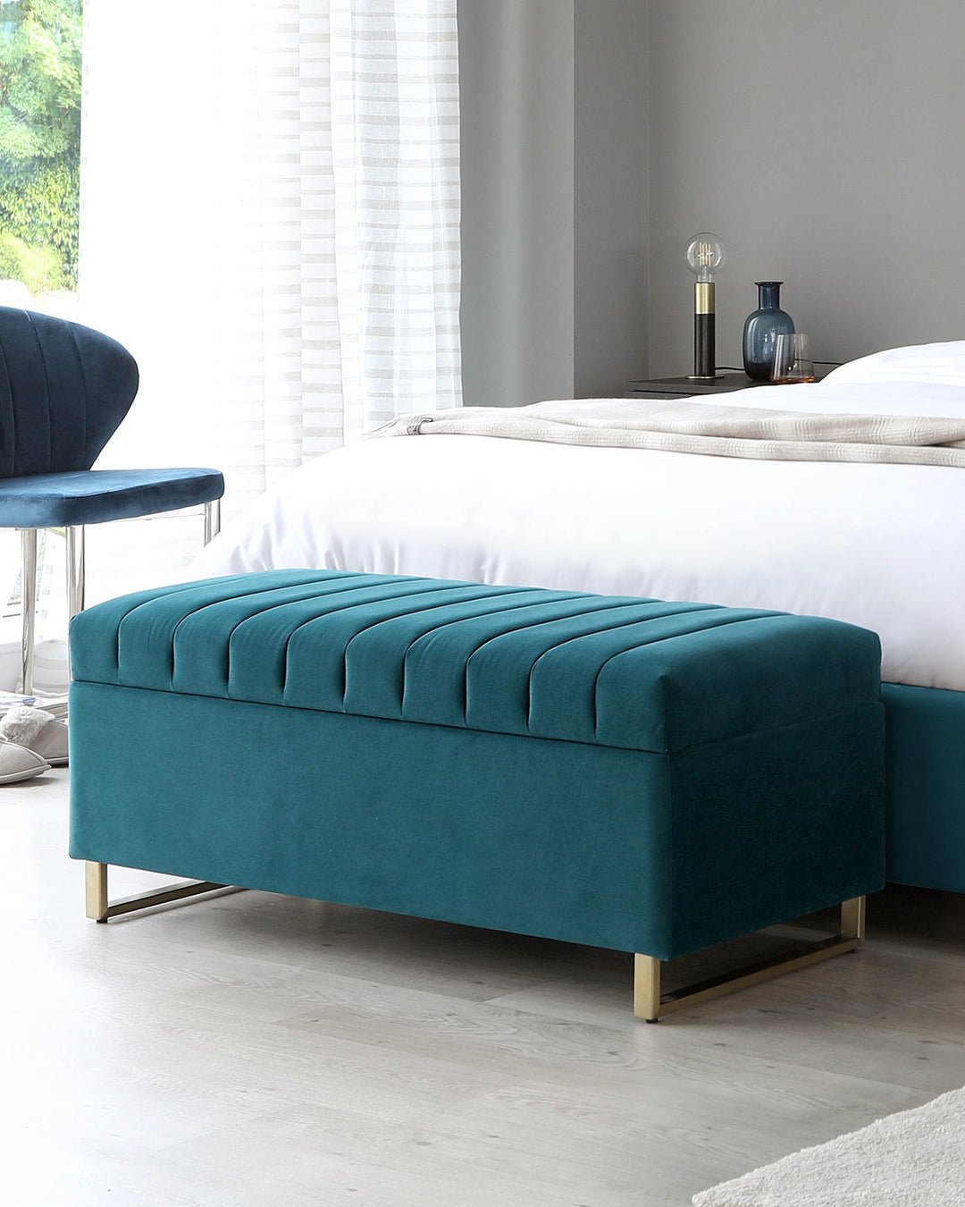 Lavish Ottoman With Storage For Living Room